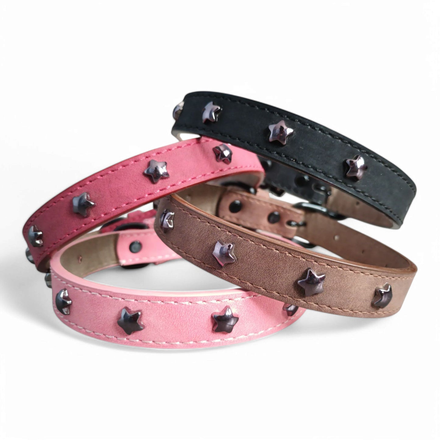 Collar ecocuero estrellas metálicas negras
