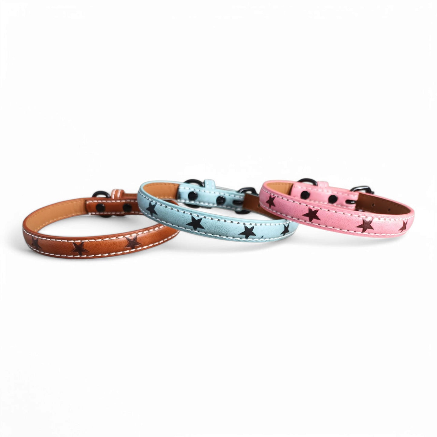 Collar ecocuero estrellas negras